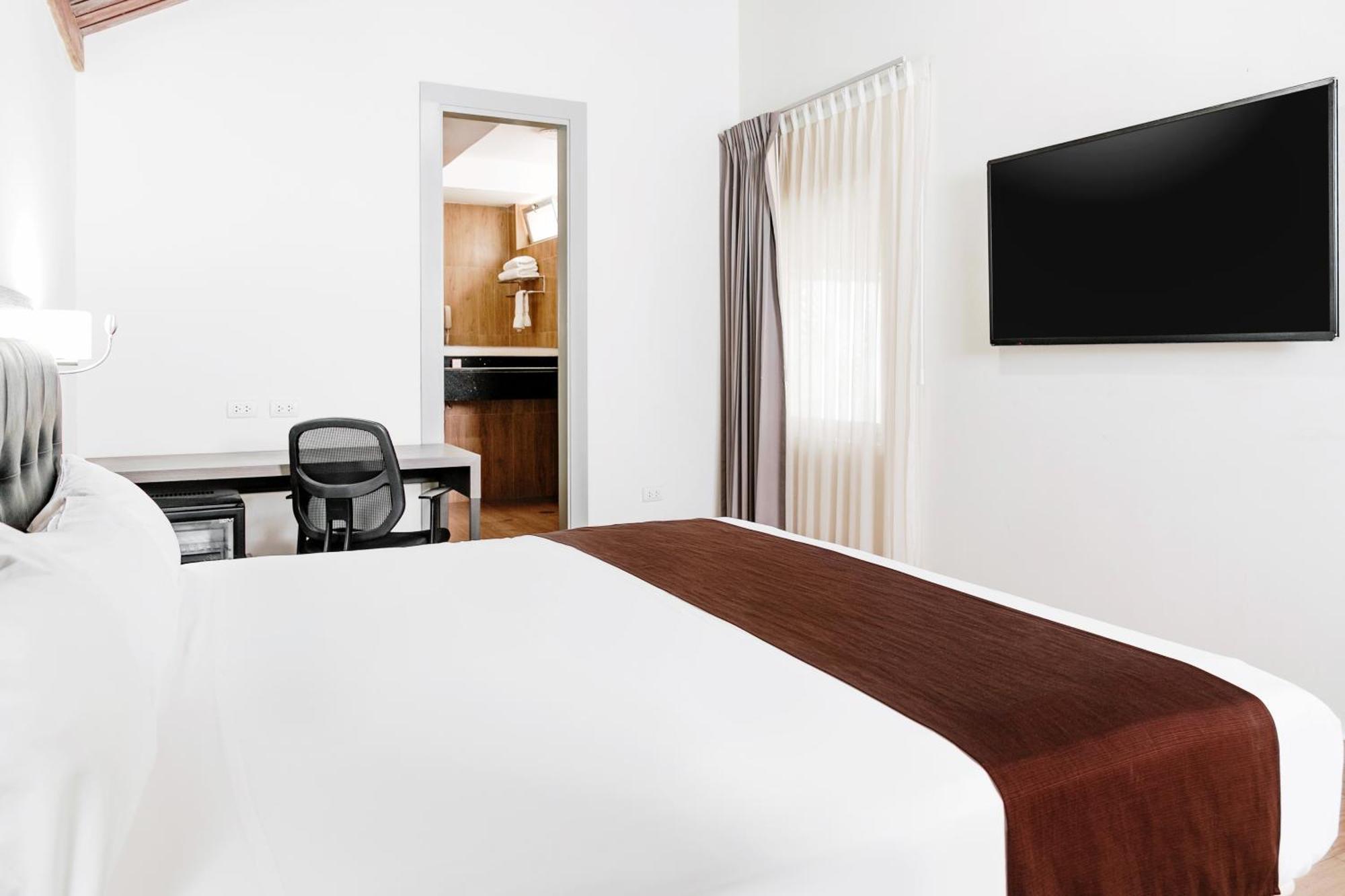 Hotel Wyndham Costa Del Sol Tumbes Extérieur photo