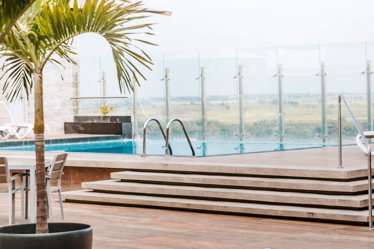 Hotel Wyndham Costa Del Sol Tumbes Extérieur photo